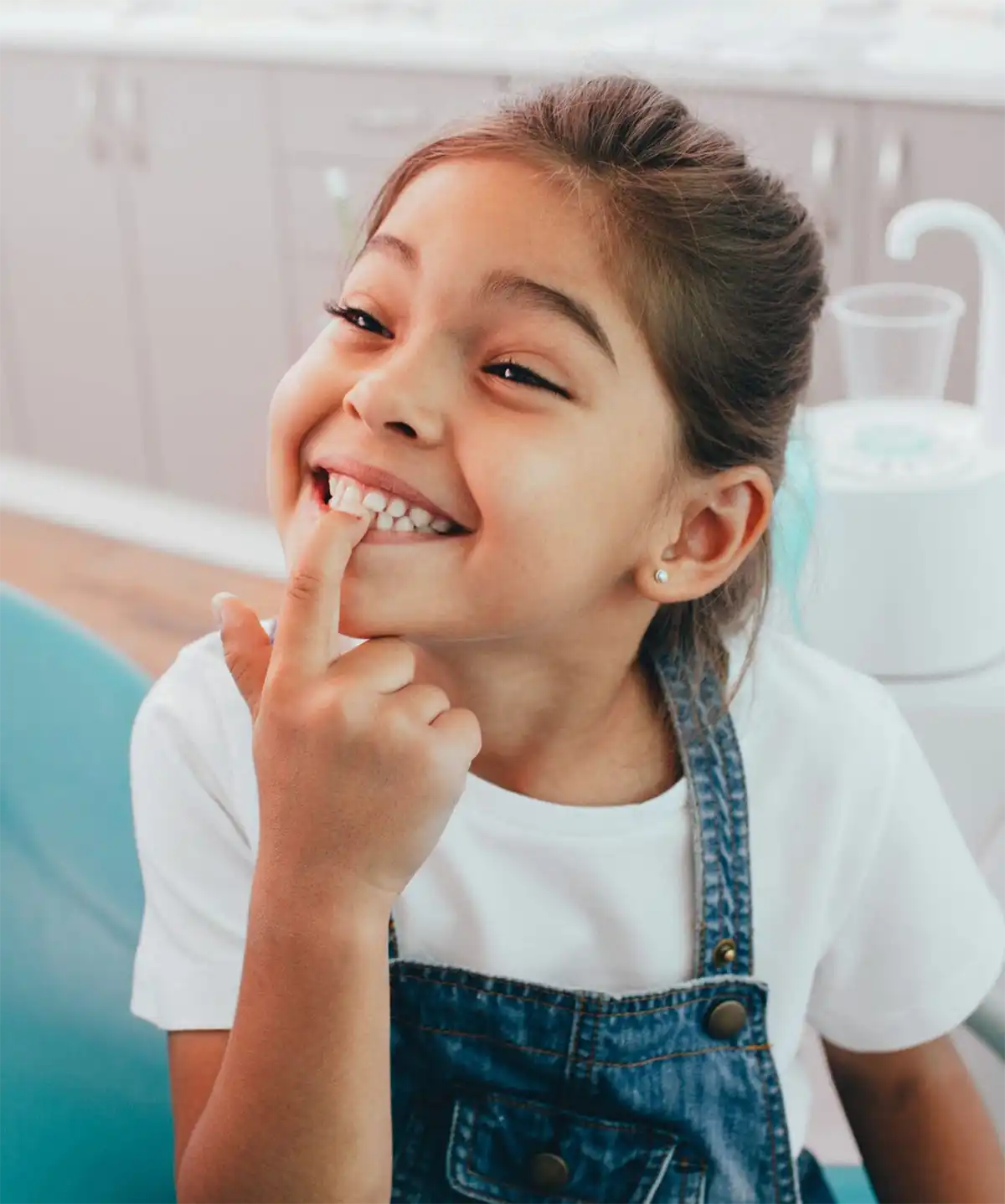 <br />
Restorative<br />
Strong Teeth,Bright Futures